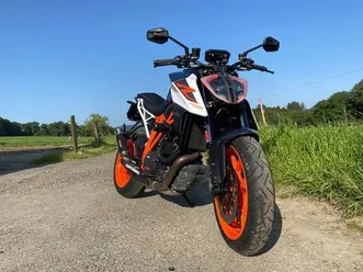 ktm 1290 superduke r