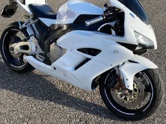 honda cbr1000rr! in sehr gutem zustand mit zubehör!