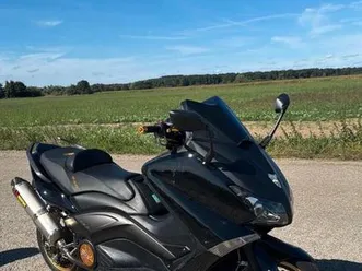 yamaha t-max 530 – baujahr 2013 – akrapovic auspuff – top zustand