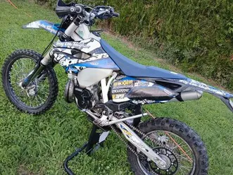 moto enduro husqvarna 250