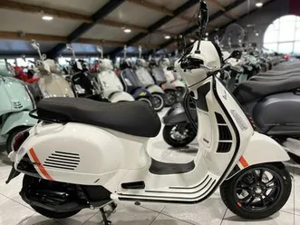 ② vespa gts super sport 125 blanc