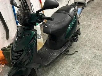 2-piaggio-zip-4t-a-klasse-50-cc