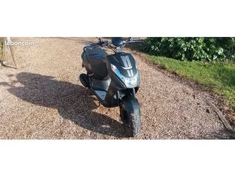 scooter peugeot street zone 4t