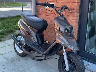 ② mbk booster 70 cc