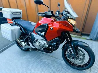 ② vfr 1200cm3 abs crosstourer abs dct boite auto gar 1.2.3ans