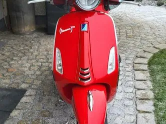 vespa primavera 125 red edition
