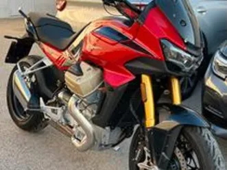 moto guzzi v100 mandello