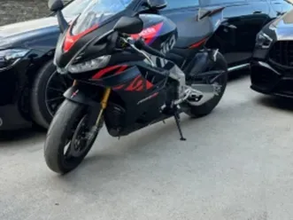 aprilia rsv4
