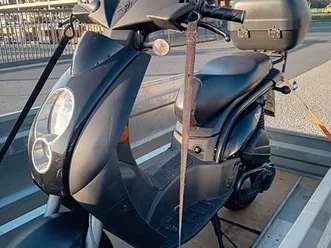 scooter peugeot ludix 2008 très bon état