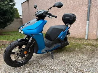 rieju ray 7.7 premium electrique blue scooter équivalent 125cm3