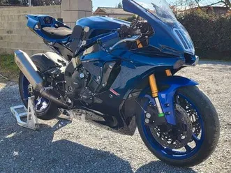 yamaha r1