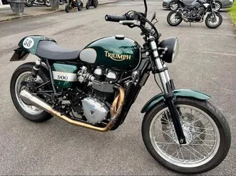 triumph thruxton 900