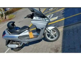piaggio x8 125 cc roller top !
