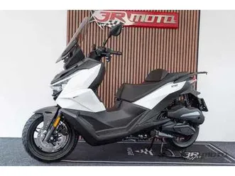 voge model sr3 250i / kufr zdarama / 4 roky záruka / nový motocykl