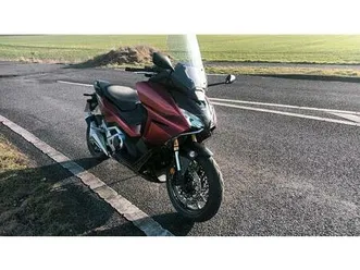 biete eine honda forza 750 bj. 24