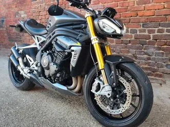 triumph 1200 speed triple rs