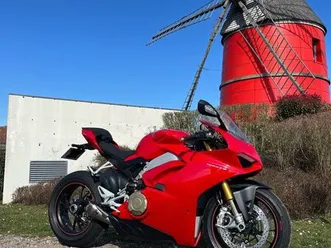 ducati panigale v4s