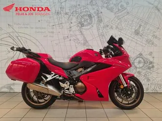② honda vfr 800 (année de construction 2017)