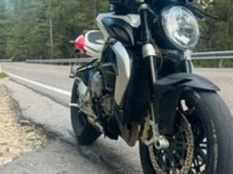 mv agusta brutale 675