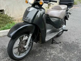 125 aprilia scarabeo