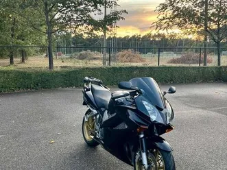 ② honda vfr800 avec abs !