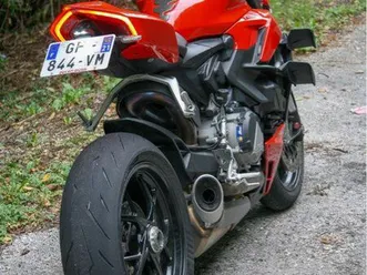 ducati streetfighter v2
