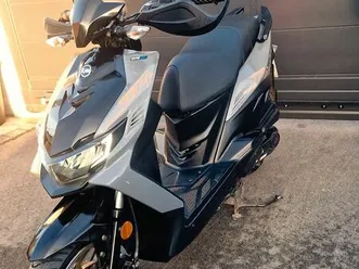 vends scooter sym jet4 rx