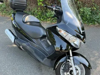 burgman 125 uh suzuki noir
