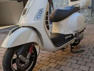 vespa gts 300 bianco