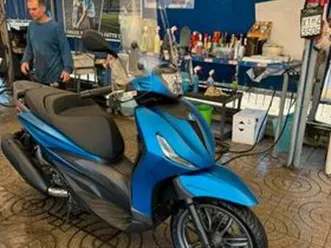 beverly s 300 azzurro napoli