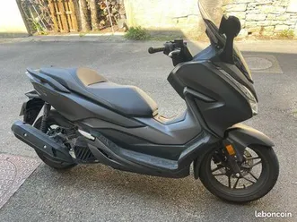 vends scooter forza 125