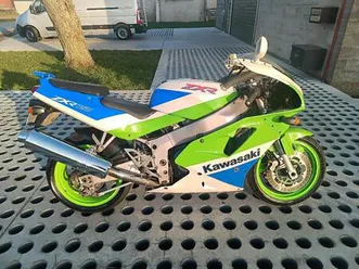 ② kawasaki zxr 750 j