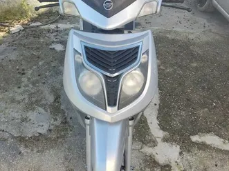 moto scooter 125 aceitó troca união de freguesias da cidade de santarém