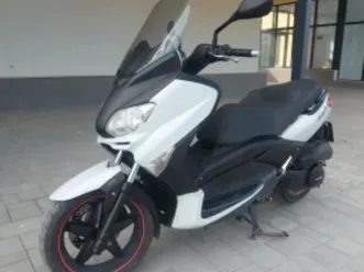 yamaha x-max 250i