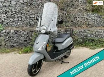 sym fiddle 2 rich grey / nardo windscherm betaal met in3 — scooters | sym — marktplaats