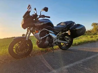 2 motorräder kawasaki versys und honda varadero