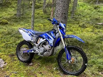 yamaha wr250f med kompletta vinterhjul