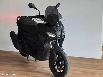 aprilia sr gt 125 black edition / ecran tft / entretien aprillia / idéal formation 125 cc