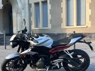 triumph street triple r