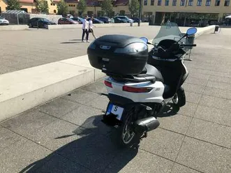piaggio mp3 500