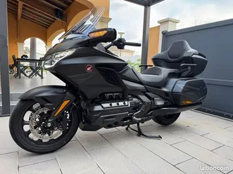 honda goldwing bagger équipée touring 50 anniversaire