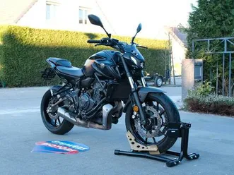 ② yamaha mt 07 tech noir