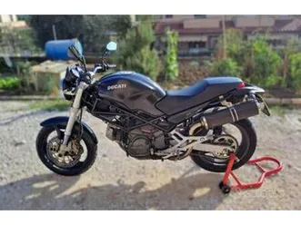 ducati monster 600 .