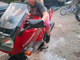 kawasaki gpx600r teilzerlegt