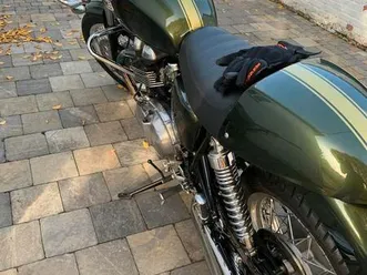 ② état de la salle d'exposition de la thruxton 900 efi