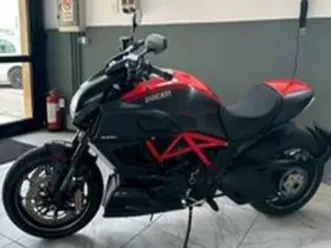 ducati diavel carbon red abs