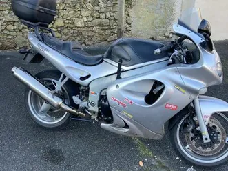 triumph sprint 955i st