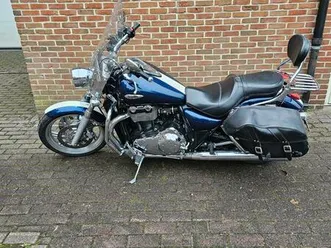 ② triumph thunderbird 1700 cc