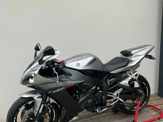 yamaha yzf r1