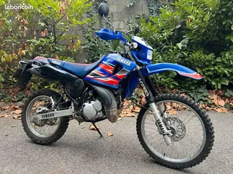 moto yamaha dt125re